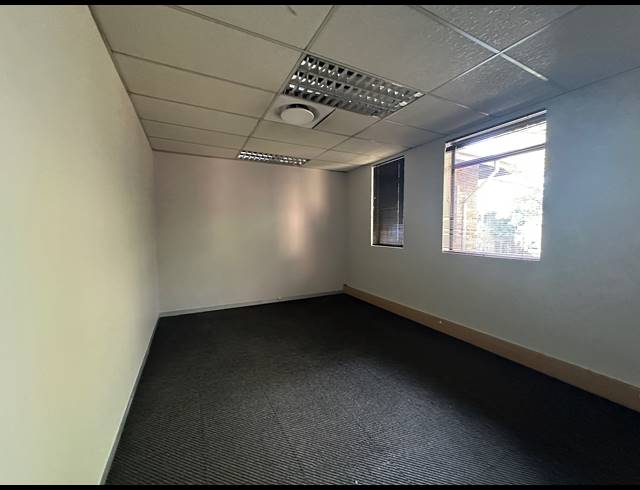 144.80M² OFFICE TO LET IN DIE HOEWES